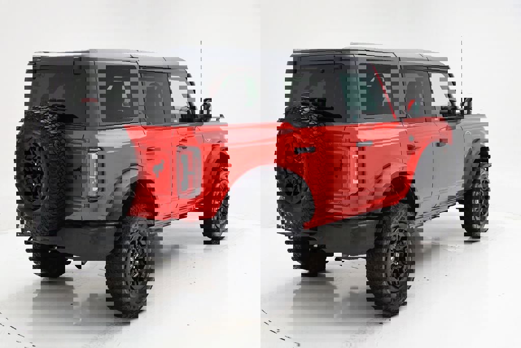 Used 2023 Ford Bronco Wildtrak image 8