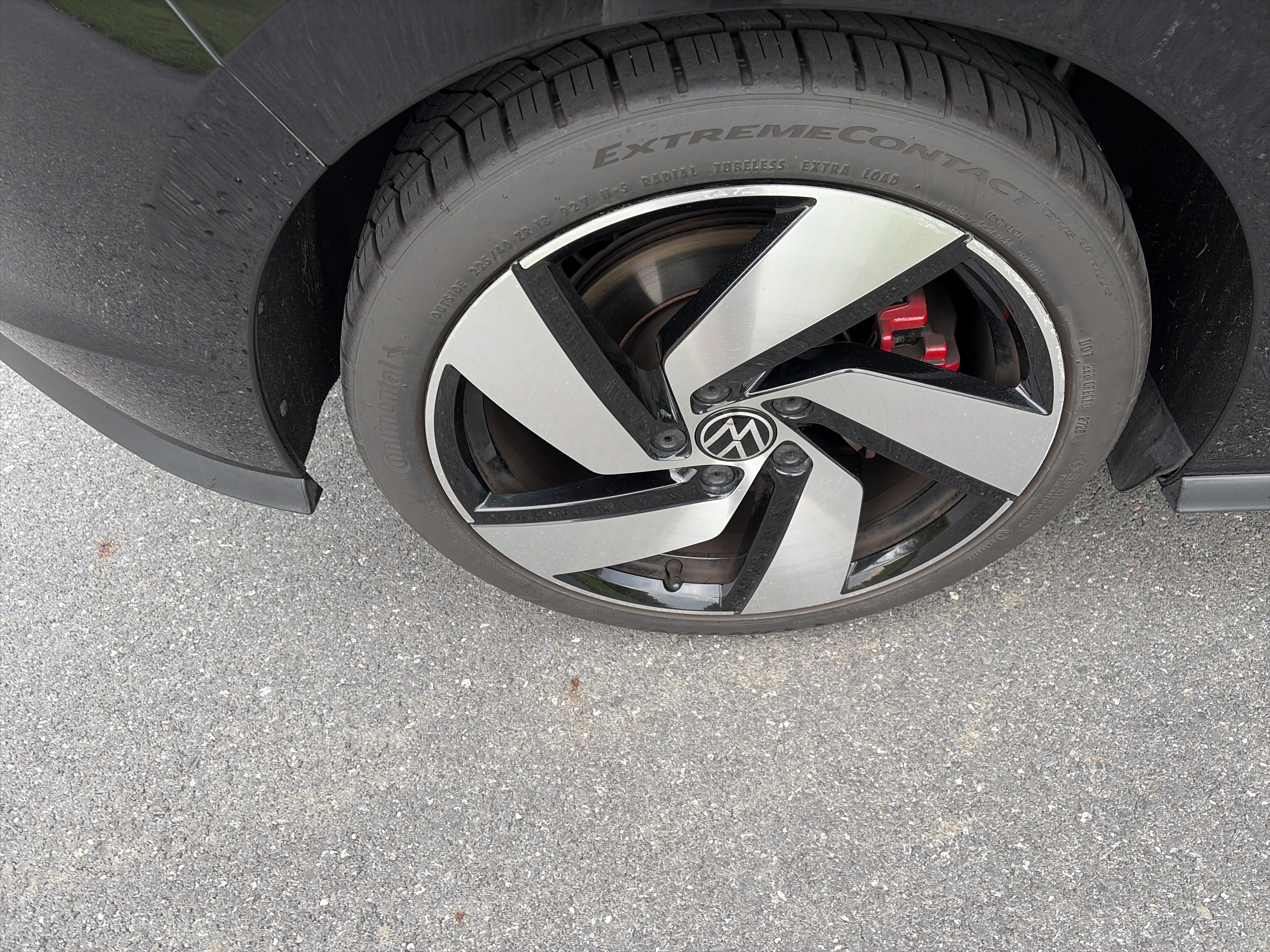 Used 2022 Volkswagen GTI SE FWD image 11