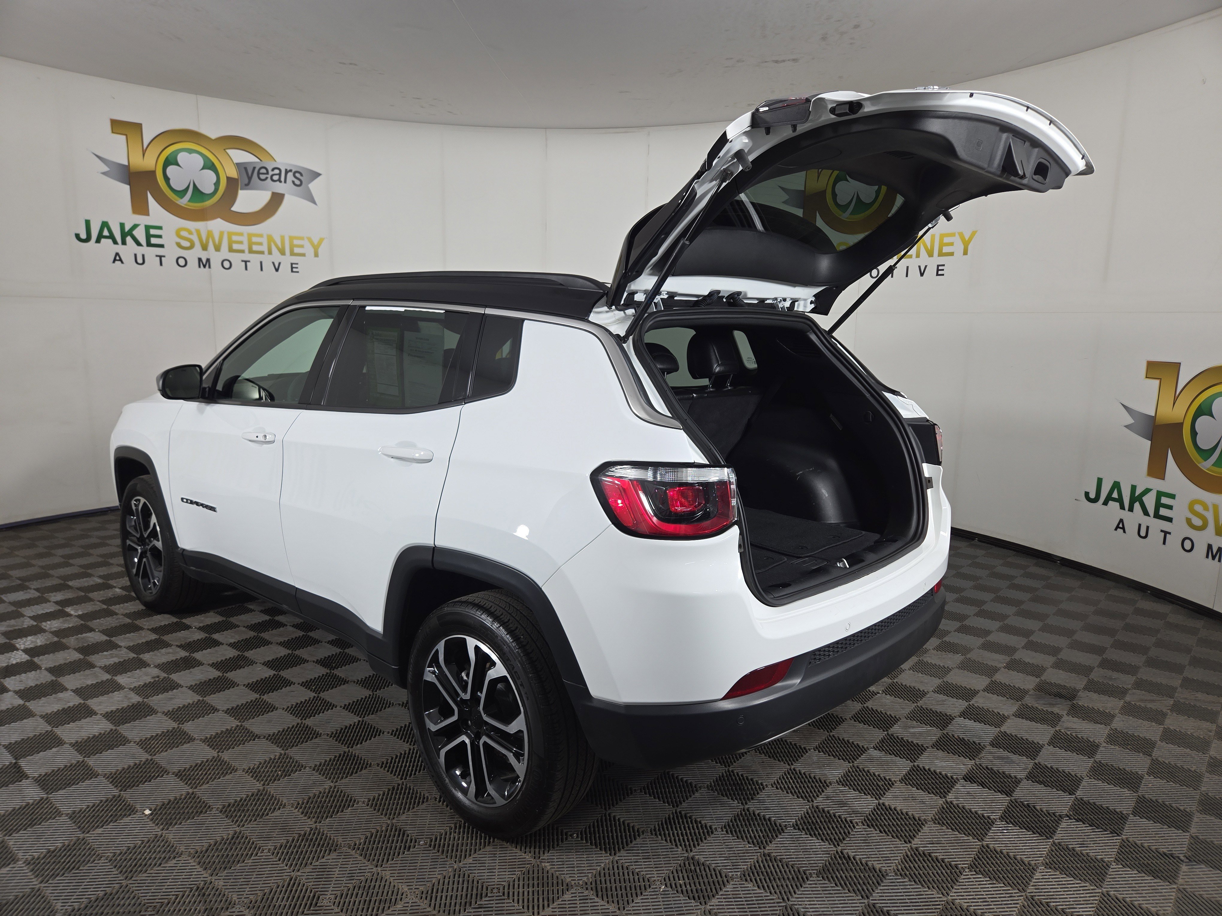 Used 2023 Jeep Compass Limited image 30
