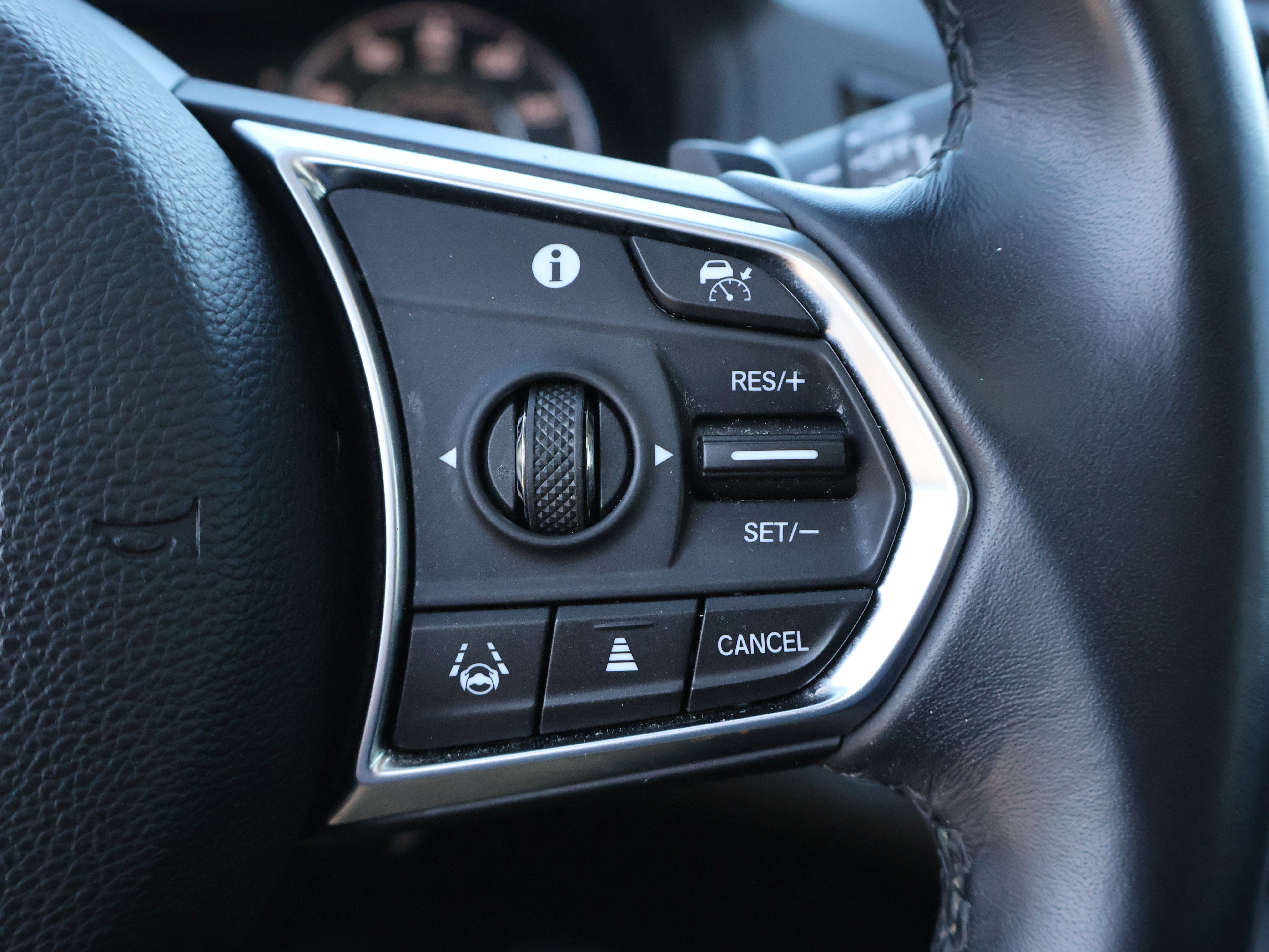 Used 2024 Acura RDX w/ Technology Package AWD/4WD image 40