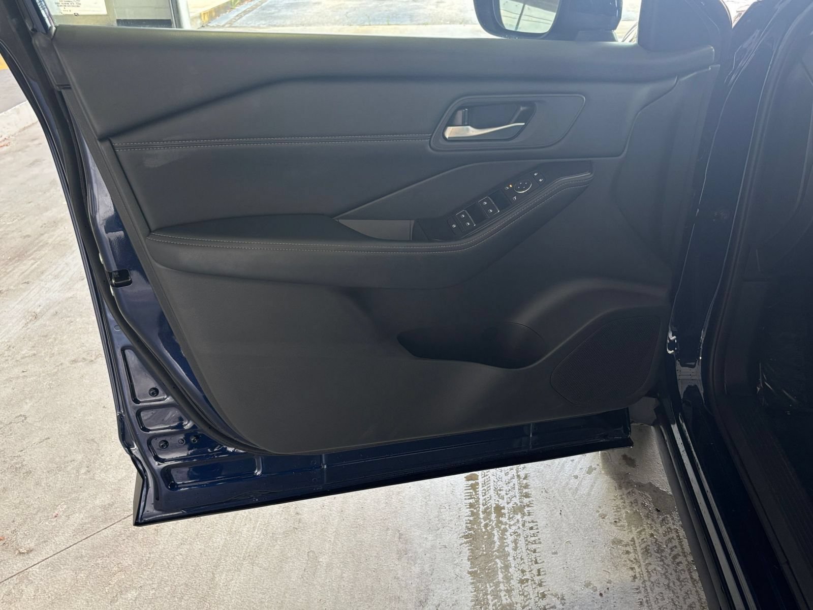 Used 2026 Nissan Rogue SL FWD image 18