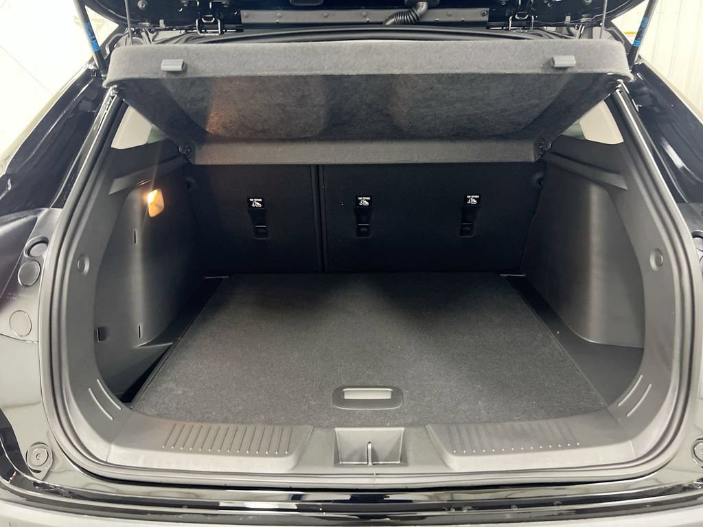 New 2026 Chevrolet Trax LT w/ Driver Confidence Package FWD image 23