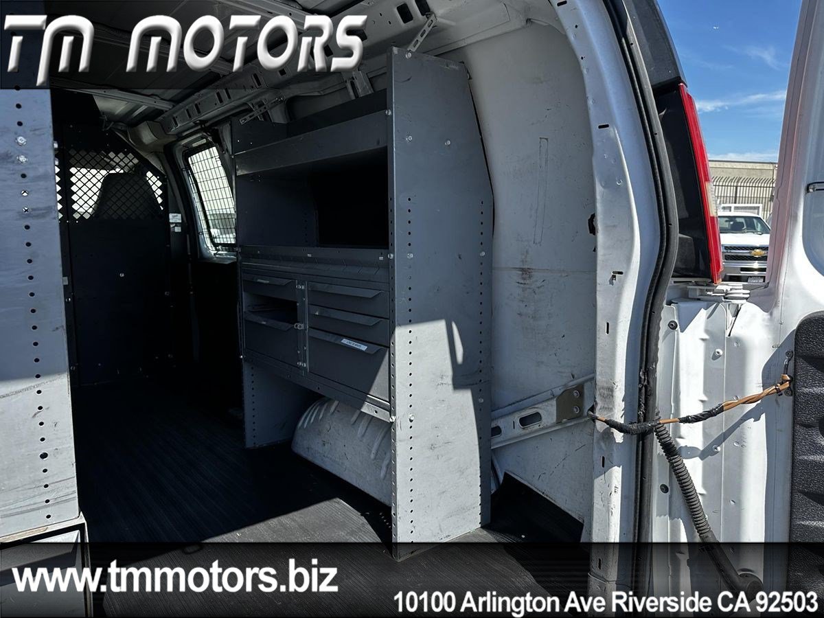 Used 2008 Chevrolet Express 2500 RWD image 17