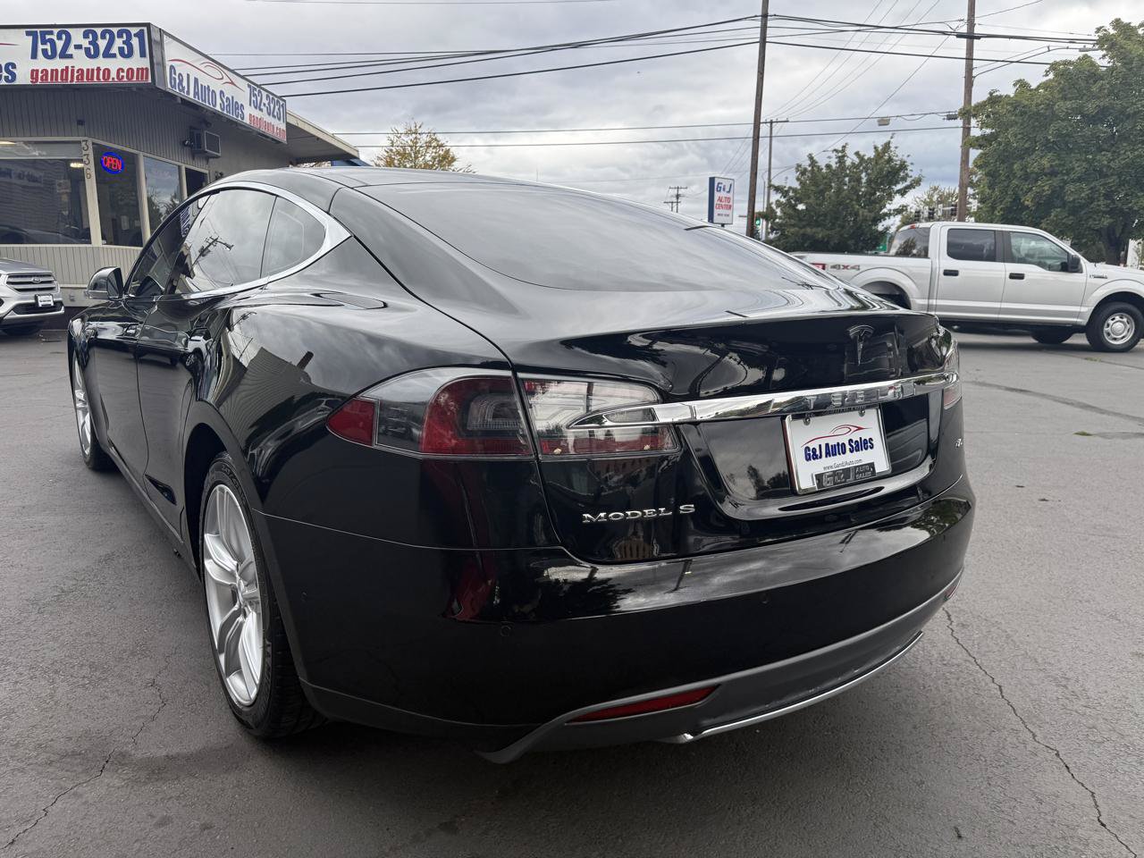Used 2015 Tesla Model S 70 RWD image 9