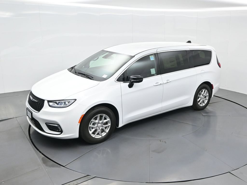 New 2026 Chrysler Pacifica Select image 45