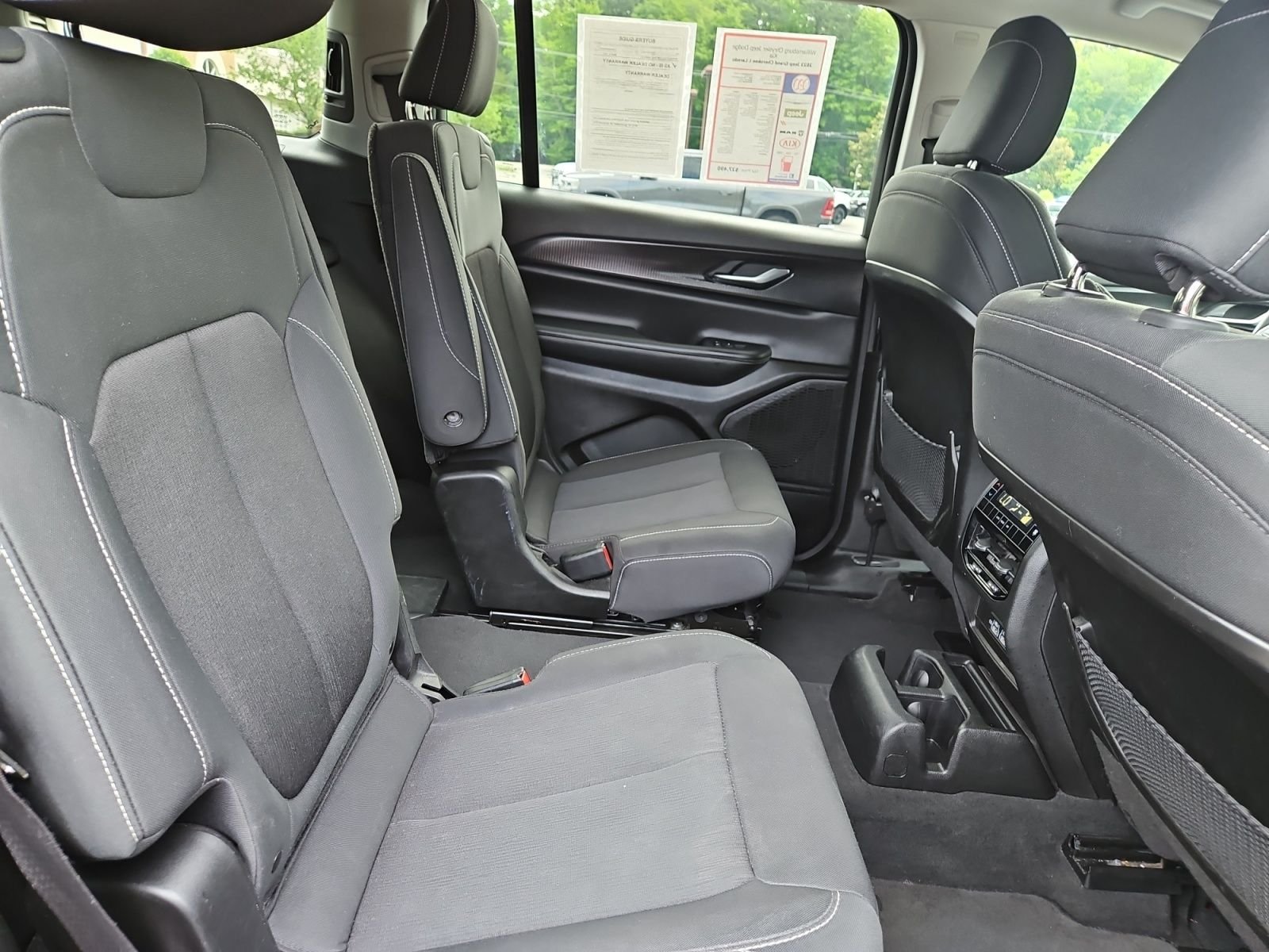 Used 2023 Jeep Grand Cherokee L Laredo RWD image 17
