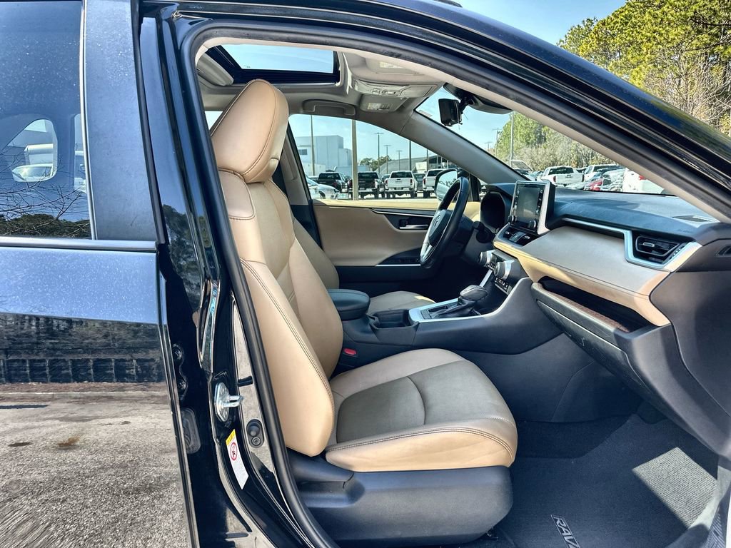 Used 2019 Toyota RAV4 Limited w/ Cold Weather Package image 28