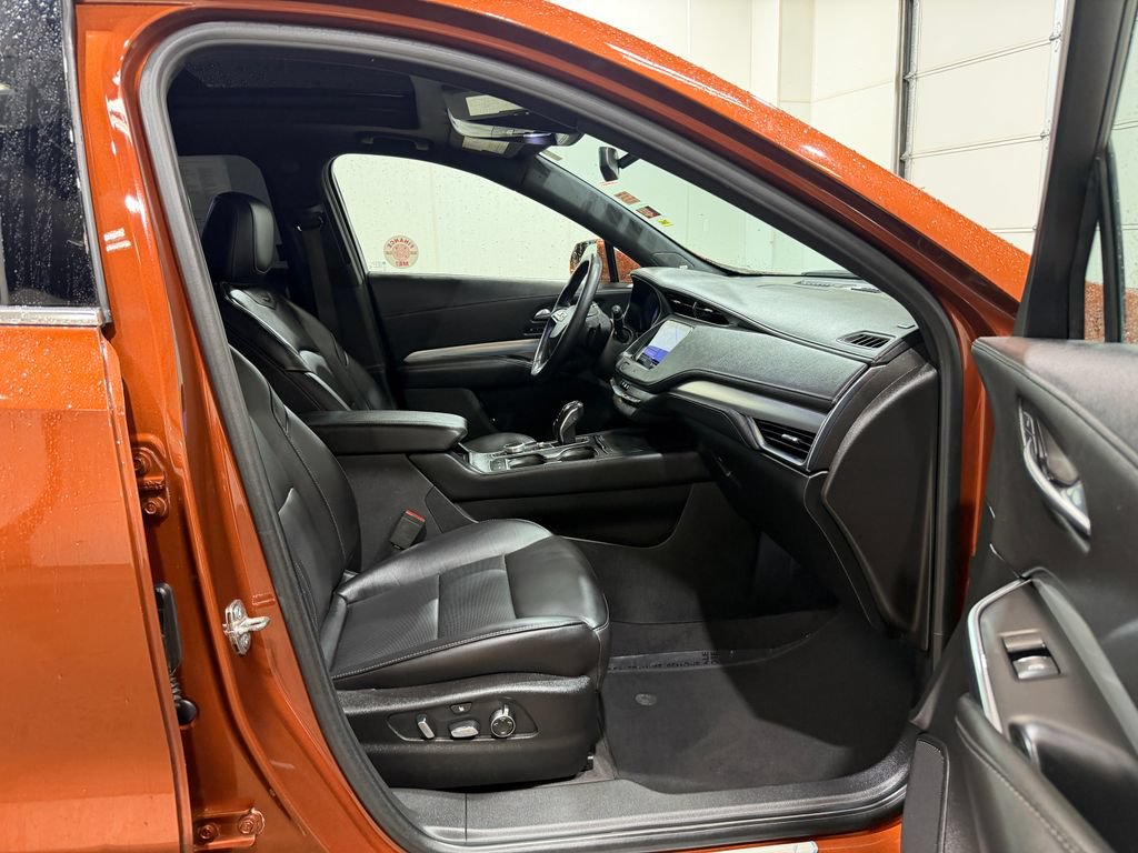 Used 2019 Cadillac XT4 Premium Luxury FWD image 29