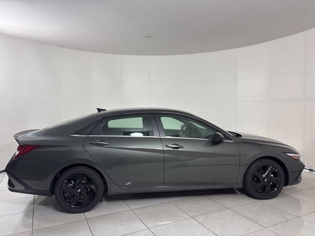 New 2026 Hyundai Elantra SEL Sport Premium FWD image 6
