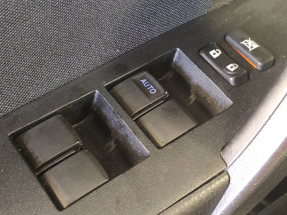 Used 2015 Toyota Corolla LE FWD image 27