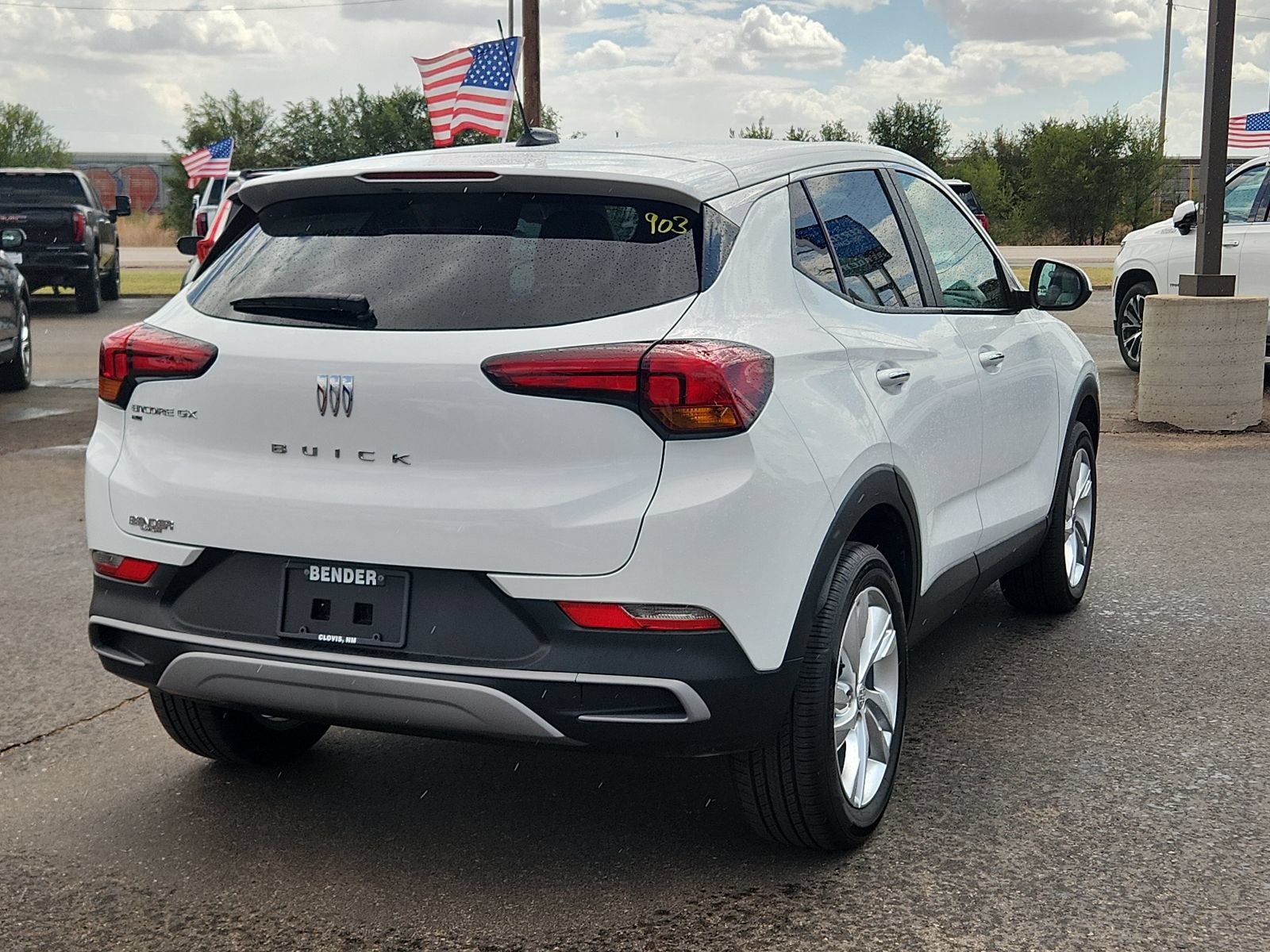Used 2024 Buick Encore GX Preferred w/ Comfort Package AWD/4WD image 4