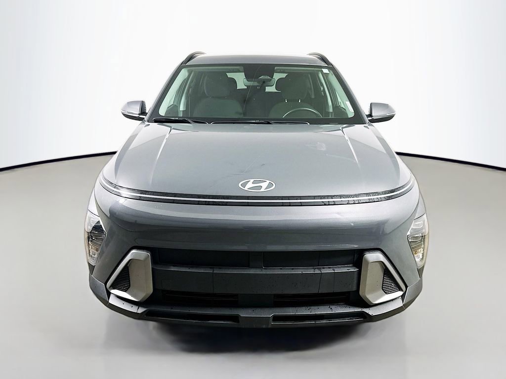 Used 2025 Hyundai Kona SEL FWD image 2