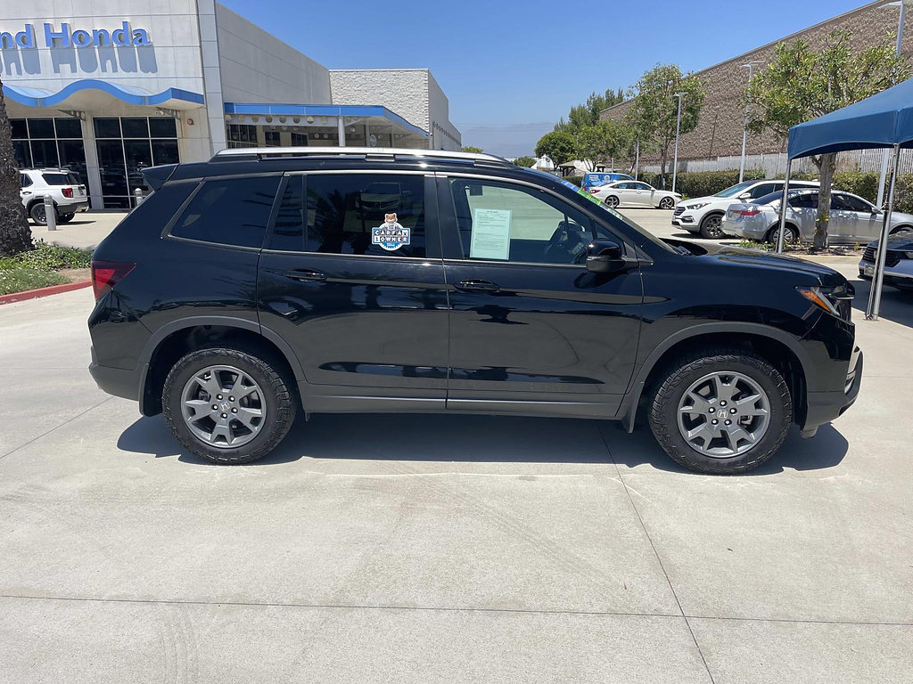 Certified 2025 Honda Passport TrailSport image 27