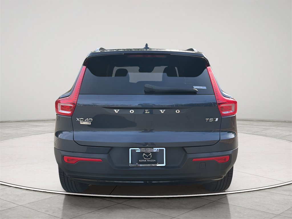 Used 2022 Volvo XC40 T5 R-Design w/ Advanced Package image 4