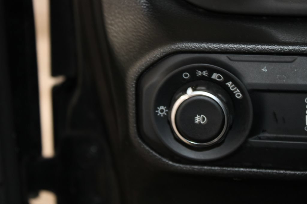 Used 2023 Jeep Wrangler Unlimited Sport AWD/4WD image 23