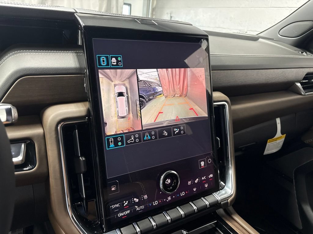 New 2026 GMC Yukon Denali Ultimate w/ LPO, Floor Liner Package AWD/4WD image 21