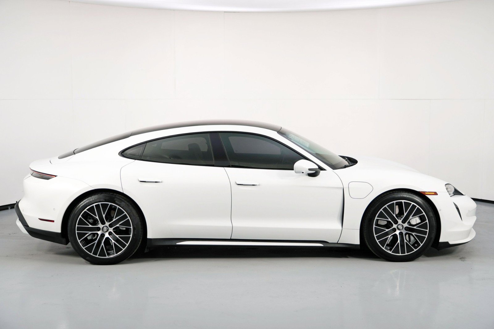 Used 2020 Porsche Taycan Turbo w/ Premium Package image 54