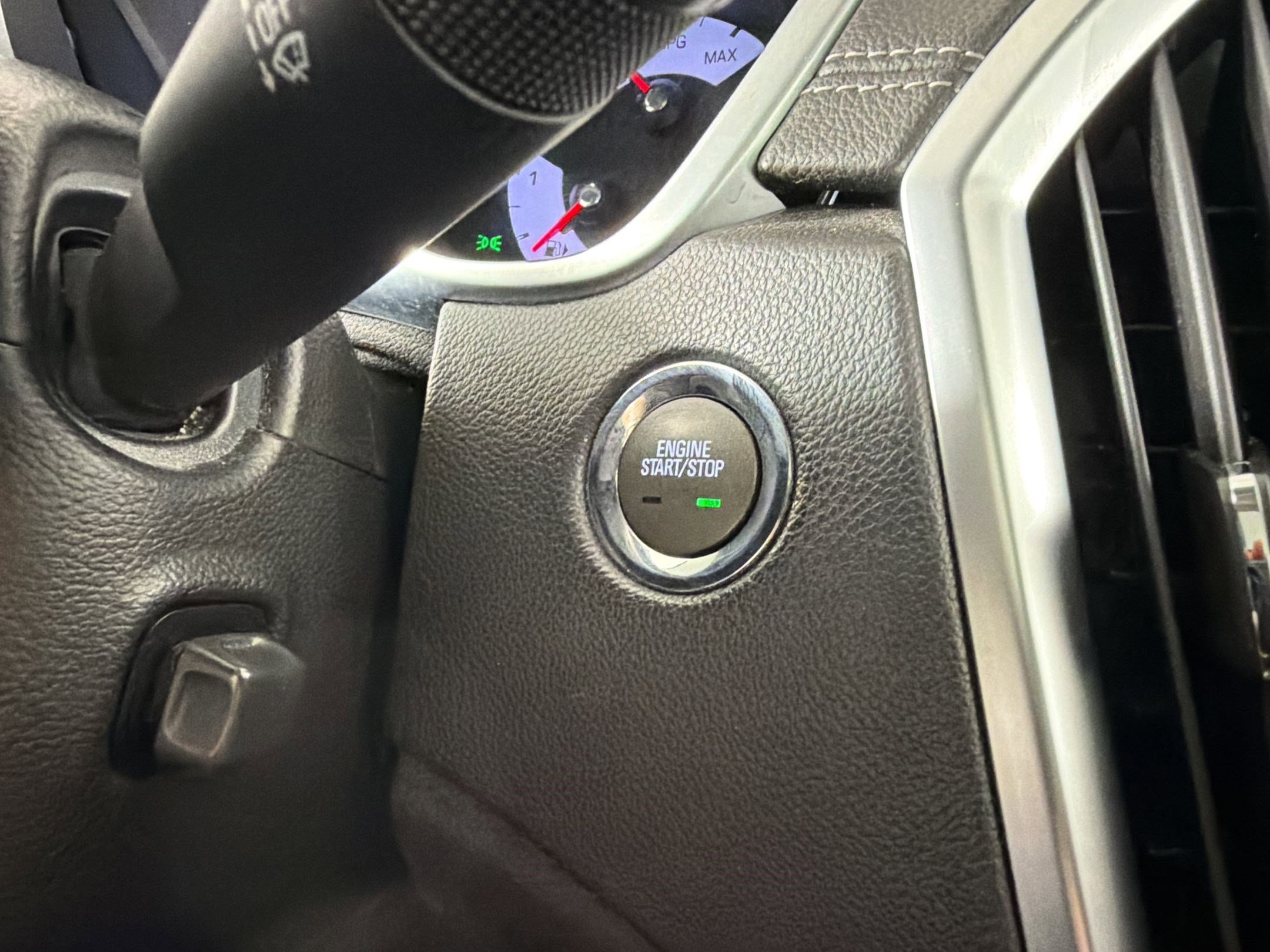 Used 2012 Cadillac SRX Luxury image 26