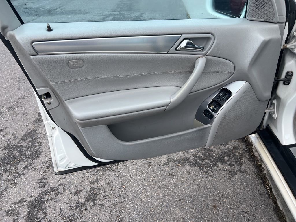 Used 2005 Mercedes-Benz C 230 Sedan image 15