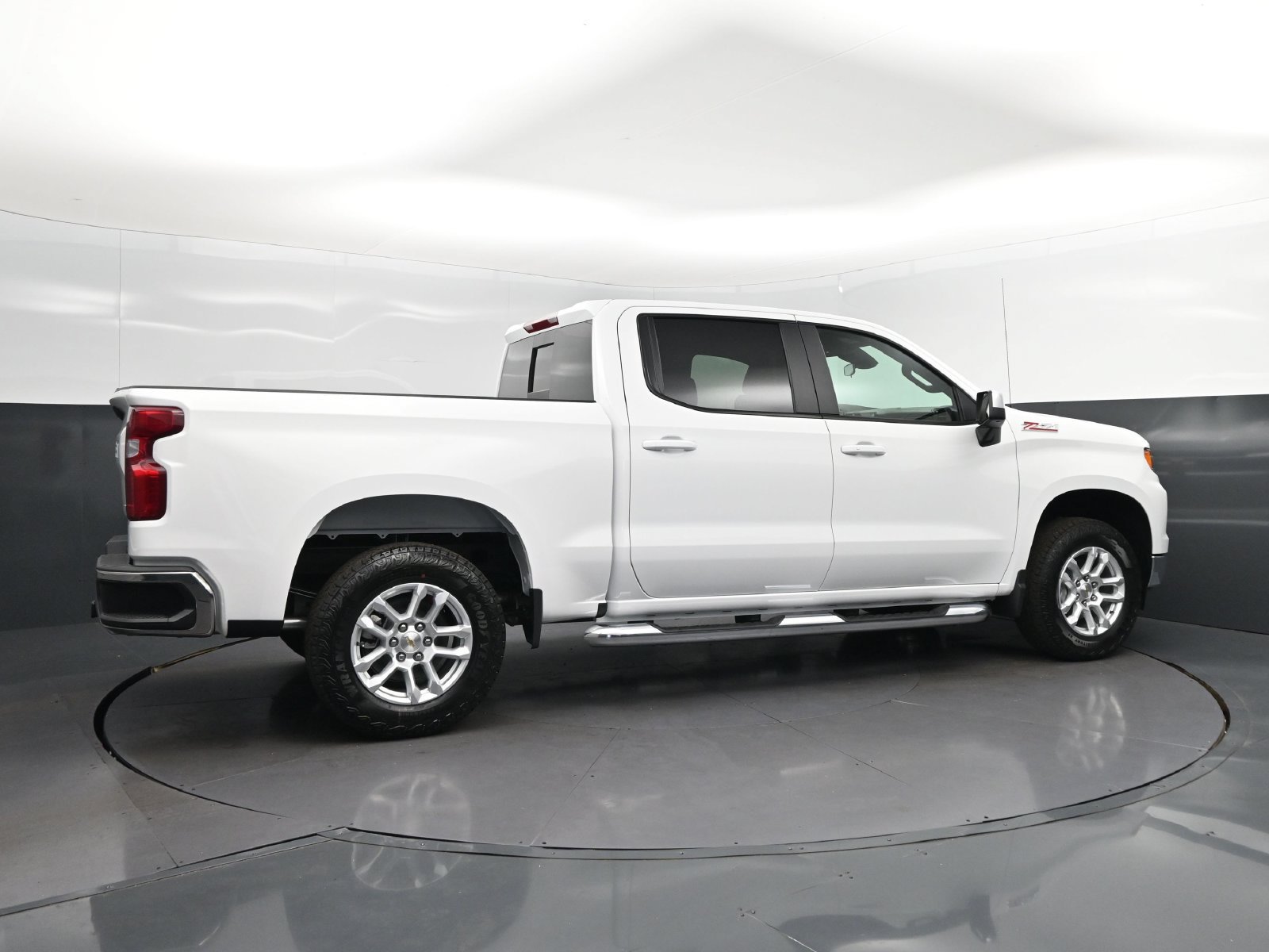 New 2026 Chevrolet Silverado 1500 LT w/ Z71 Off-Road Package AWD/4WD image 8