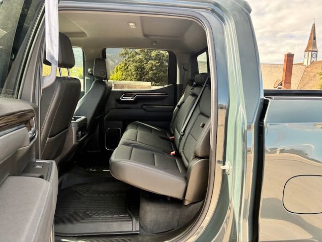 Used 2025 Chevrolet Silverado 1500 LT Trail Boss w/ Convenience Package II AWD/4WD image 18