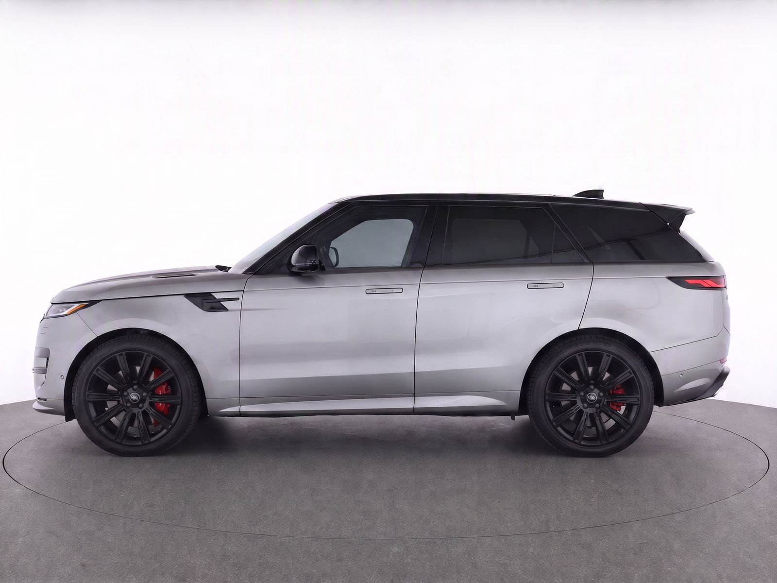 Used 2021 Land Rover Range Rover Sport HST AWD/4WD image 3