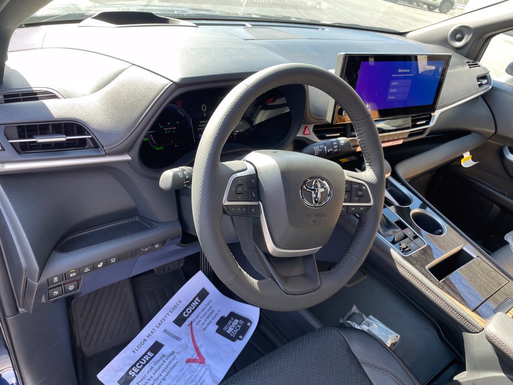 New 2026 Toyota Sienna Platinum AWD/4WD image 9