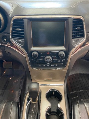 Used 2017 Jeep Grand Cherokee Overland RWD image 27