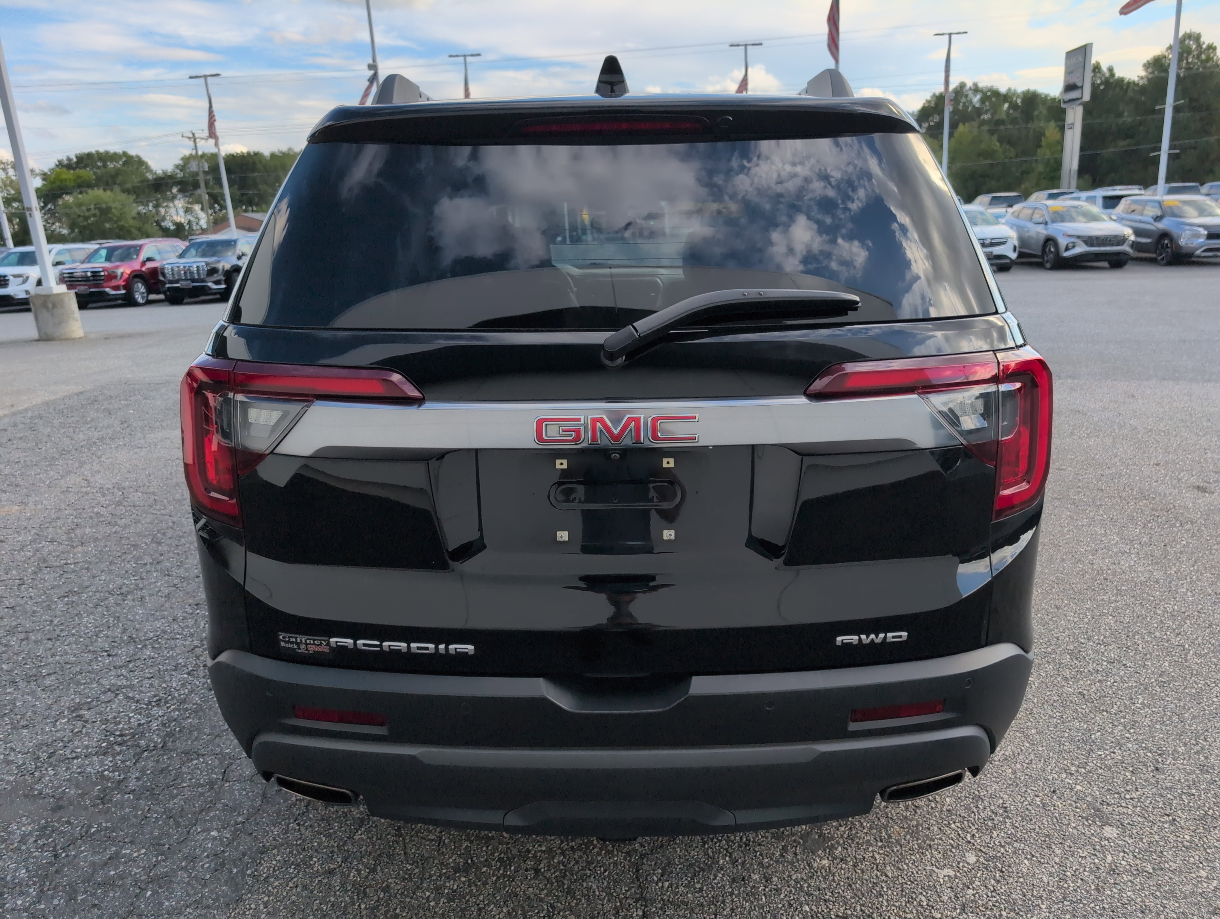 Used 2023 GMC Acadia AT4 w/ Technology Package image 6