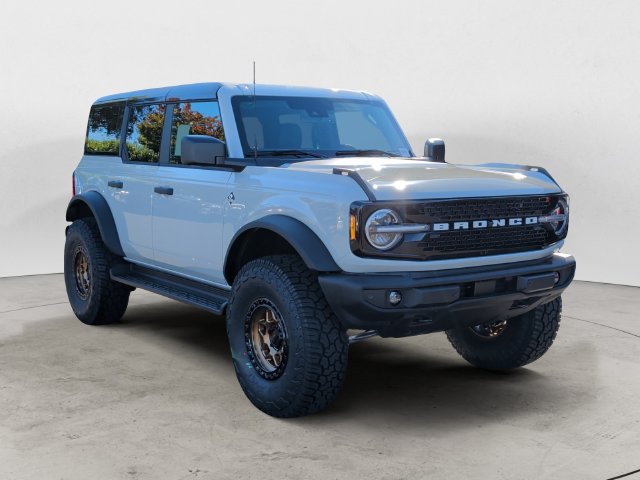 New 2026 Ford Bronco Outer Banks w/ Sasquatch Package AWD/4WD image 3