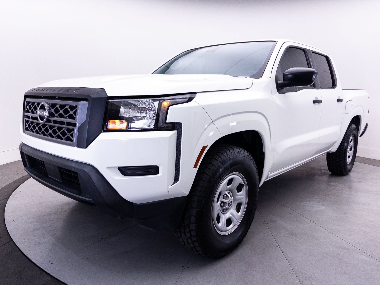 Used 2023 Nissan Frontier S AWD/4WD image 14