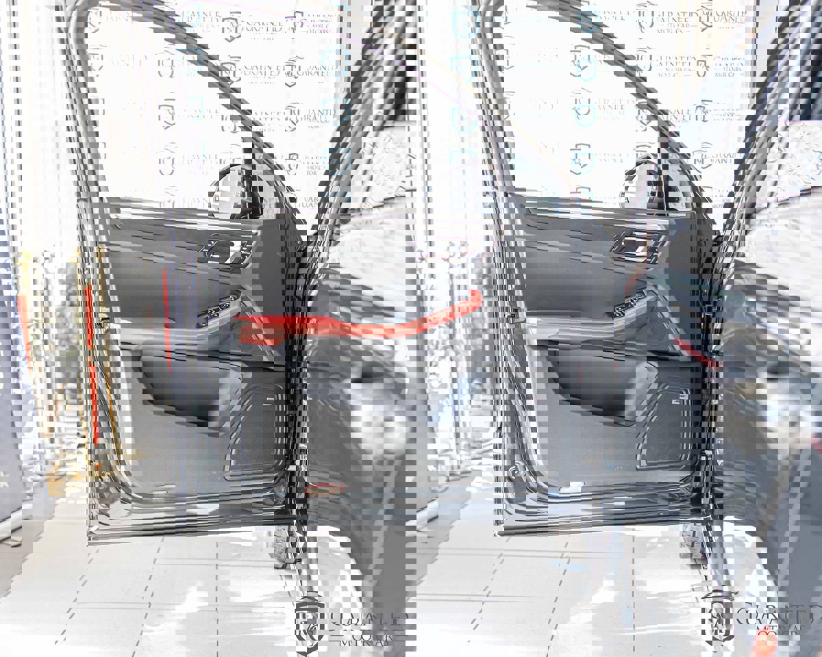 Used 2018 Porsche Macan GTS w/ Premium Package Plus image 32