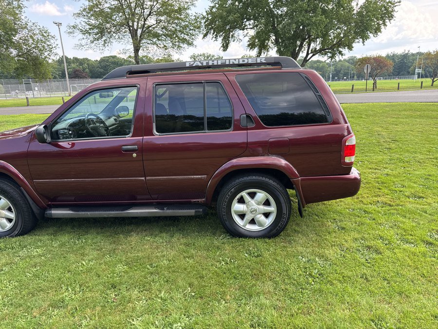 Used 2002 Nissan Pathfinder SE AWD/4WD image 39