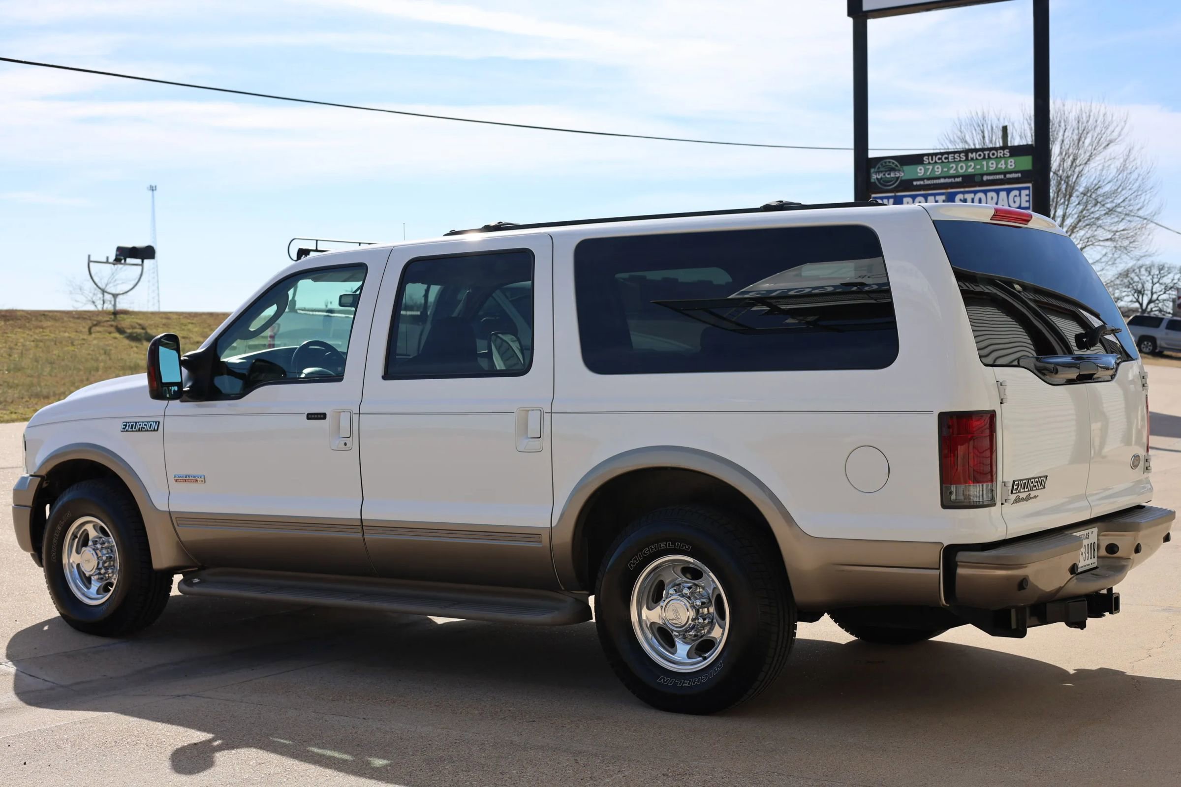 Used 2005 Ford Excursion Eddie Bauer image 6