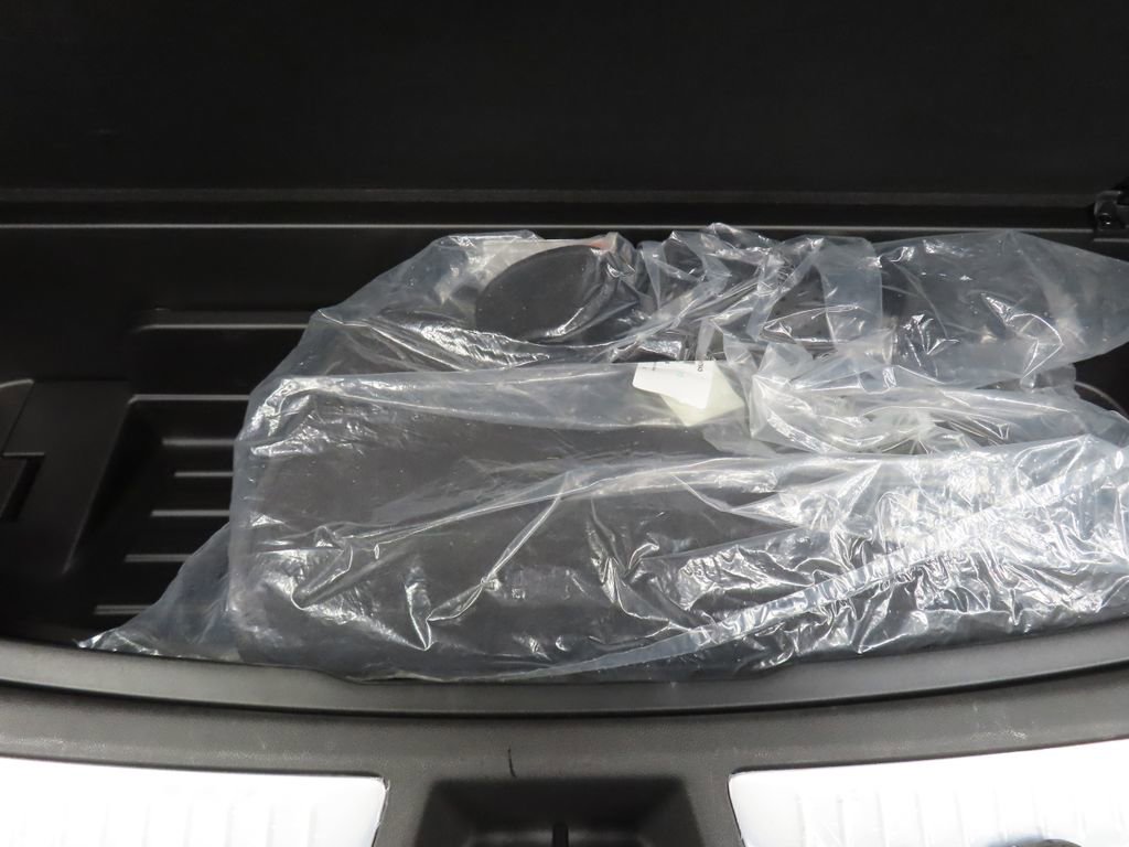 Used 2024 Cadillac XT6 Premium Luxury w/ LPO, Floor Liner Package AWD/4WD image 40