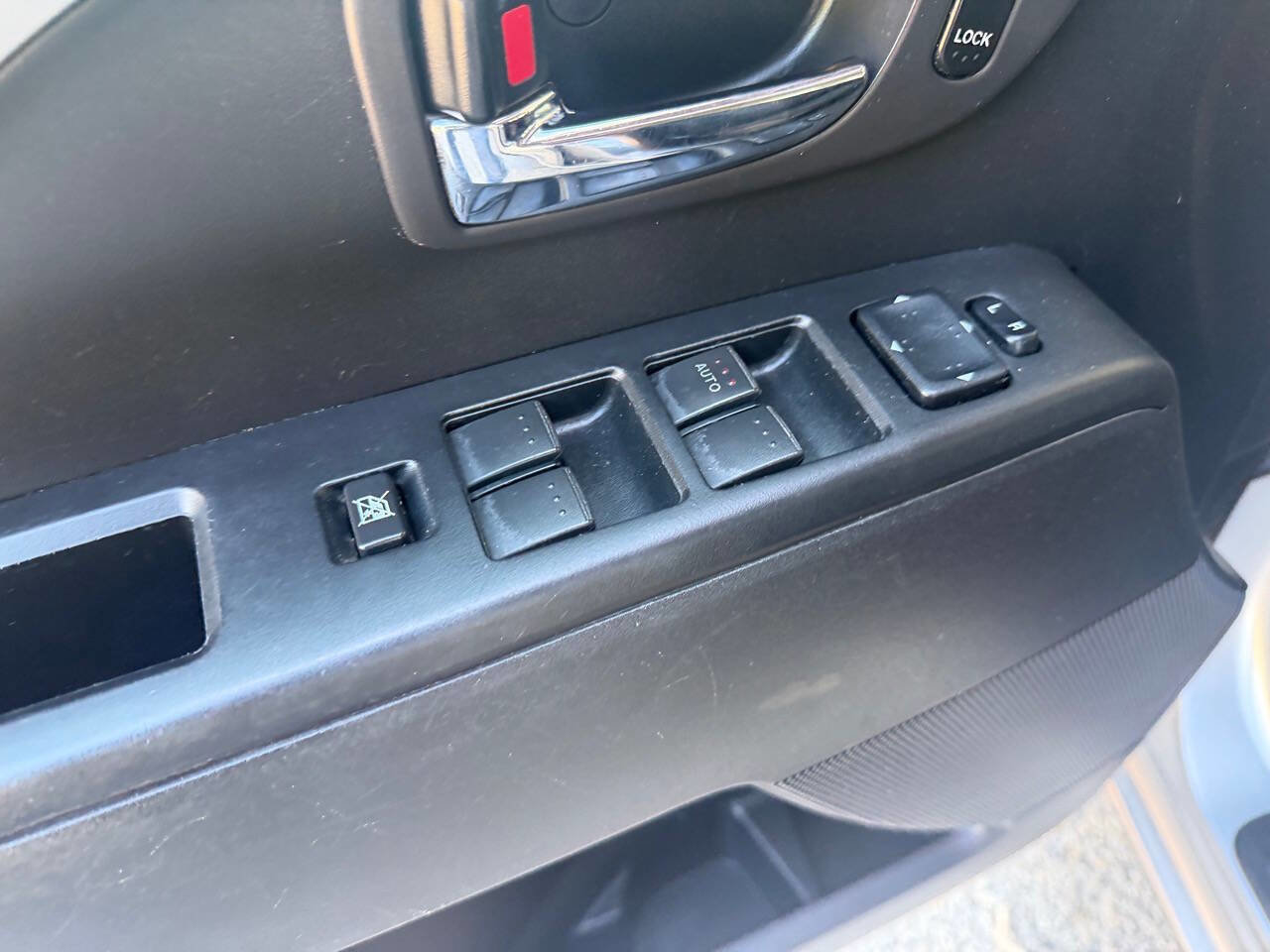 Used 2013 MAZDA MAZDA5 Sport image 20