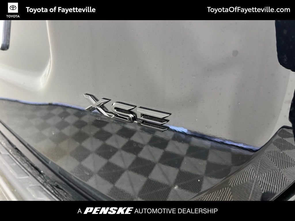 New 2026 Toyota RAV4 XSE AWD/4WD image 18