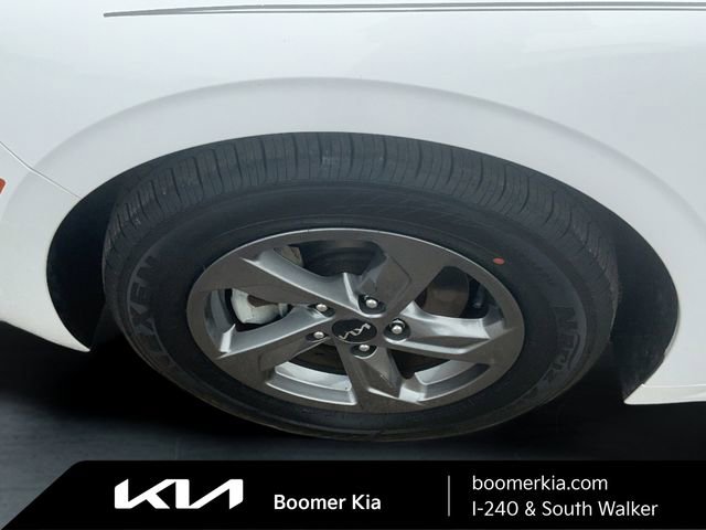Used 2023 Kia K5 LXS FWD image 9