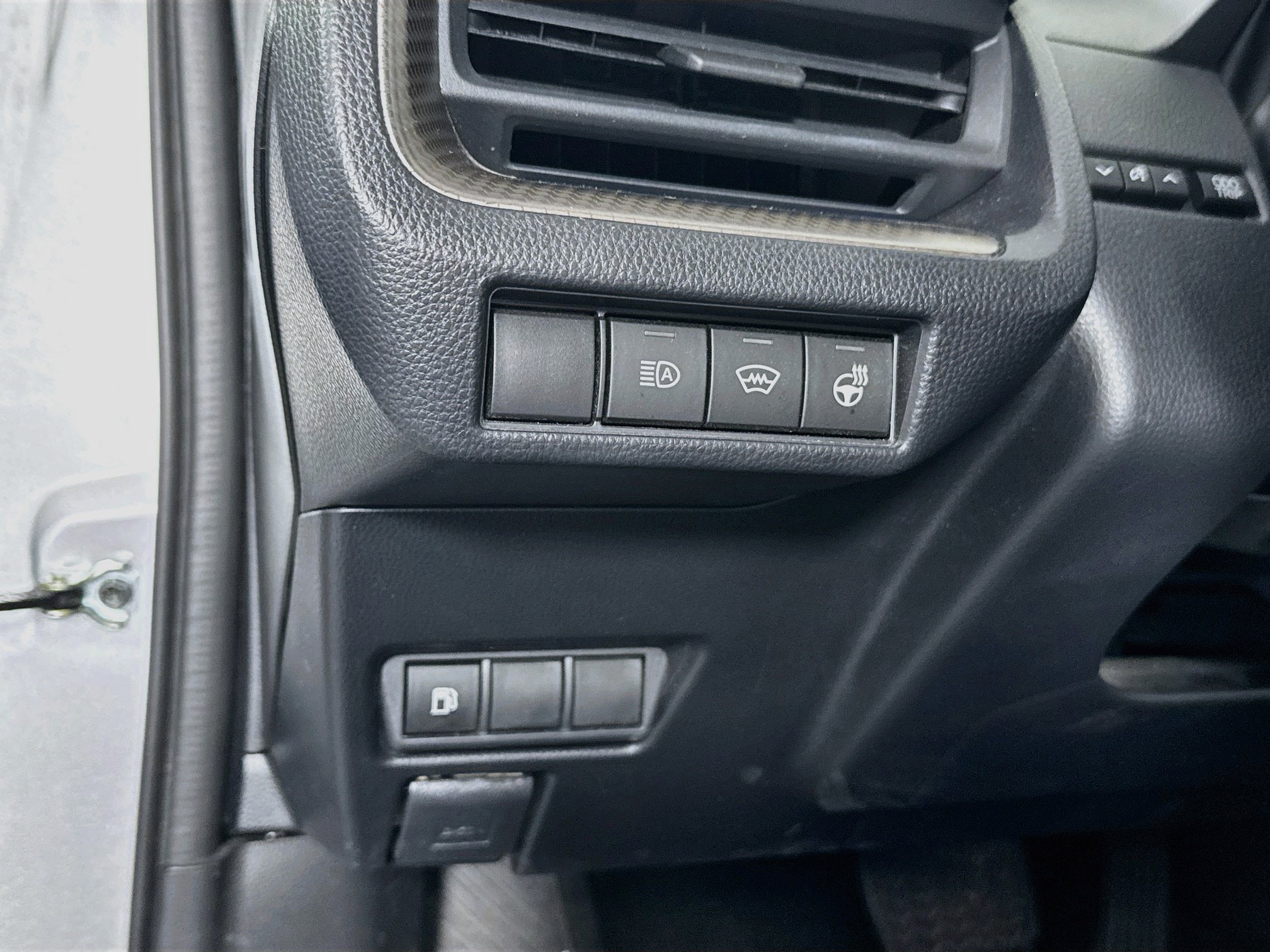 Certified 2026 Toyota Prius XLE AWD/4WD image 11