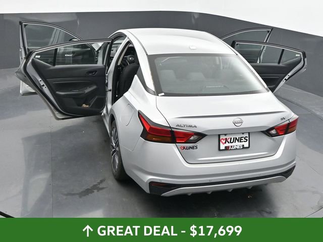 Used 2024 Nissan Altima 2.5 SV image 65