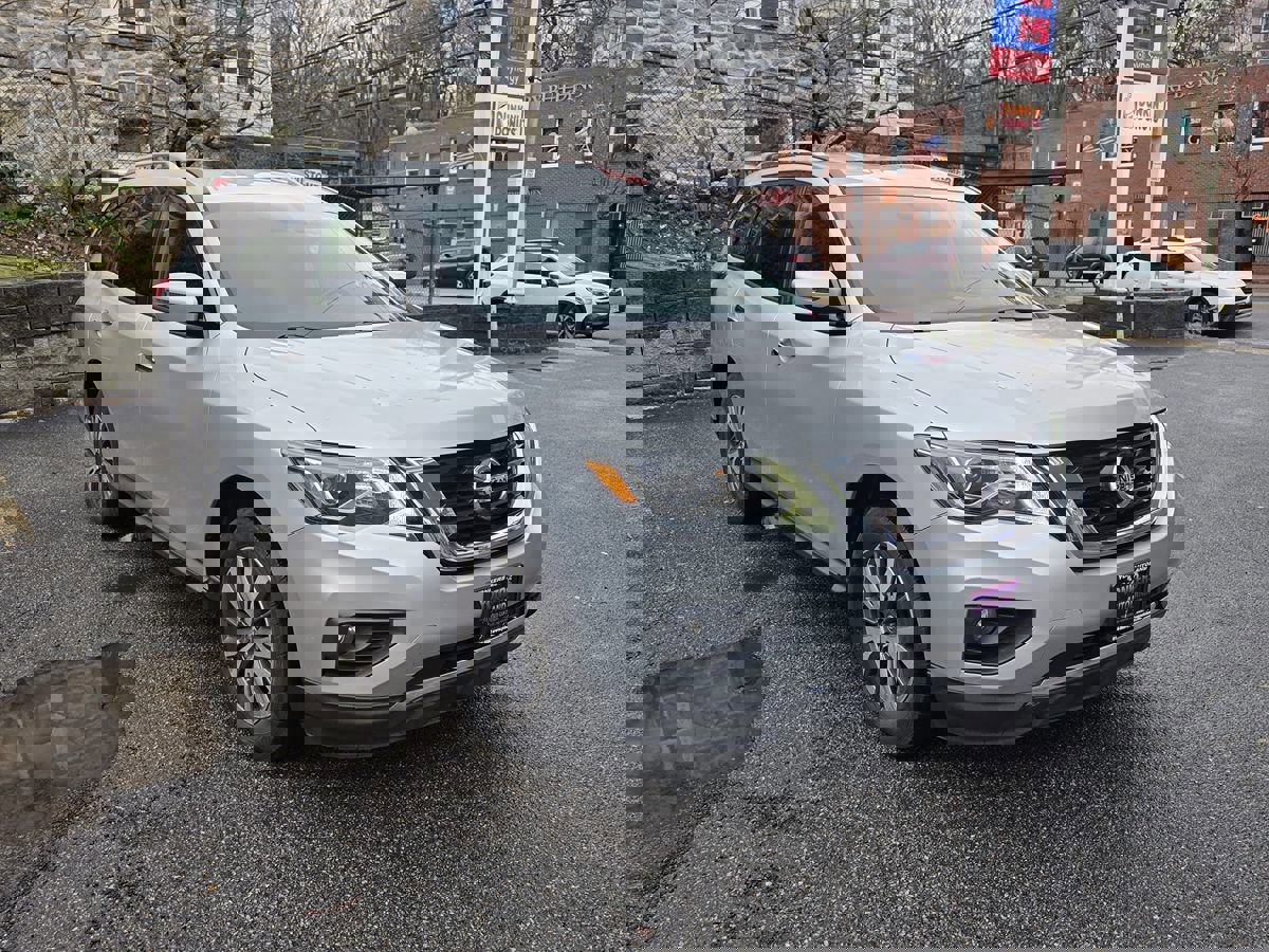 Used 2019 Nissan Pathfinder SV image 6