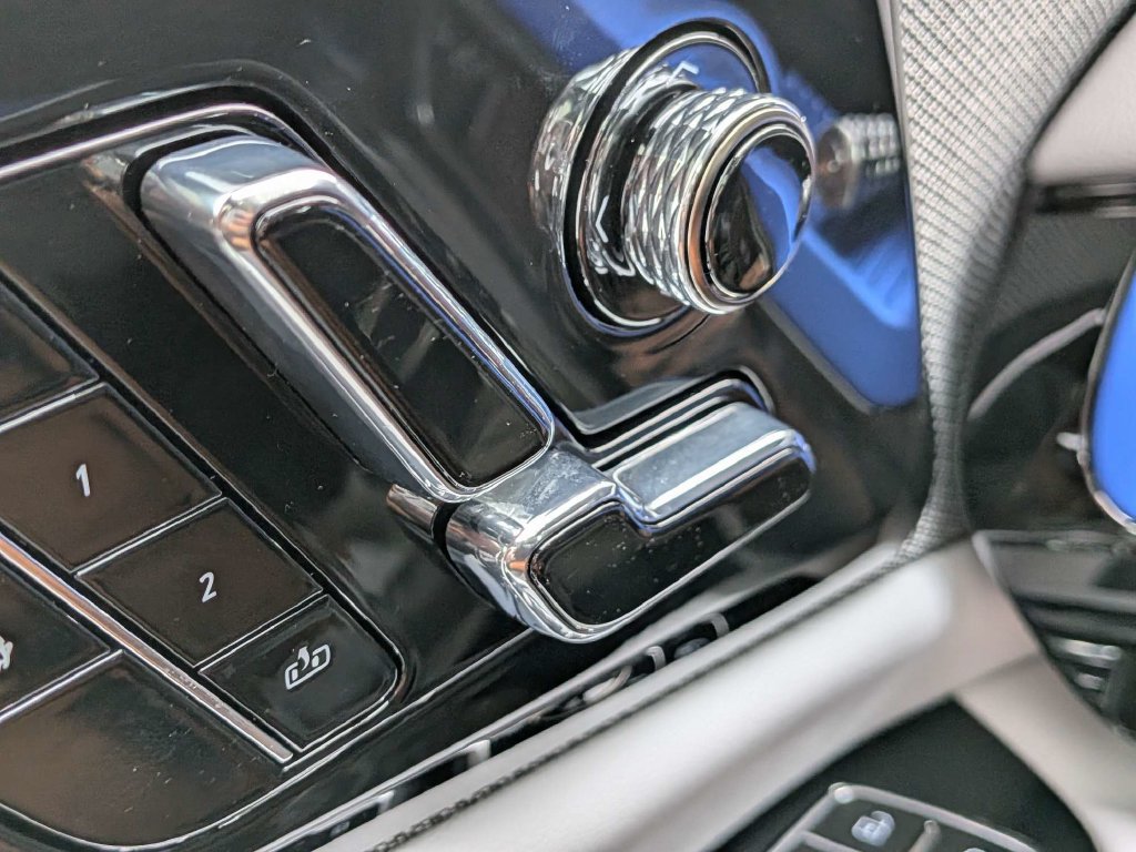 Certified 2027 Cadillac Optiq Luxury RWD image 21