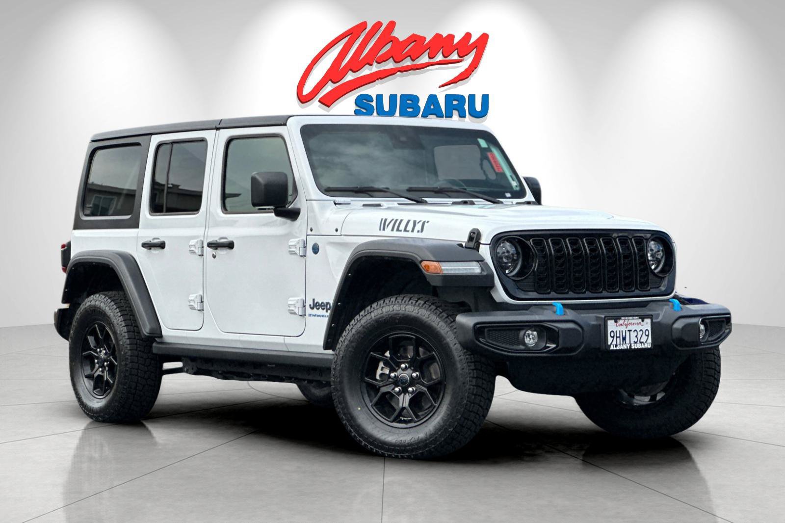 Used 2024 Jeep Wrangler Unlimited AWD/4WD image 2