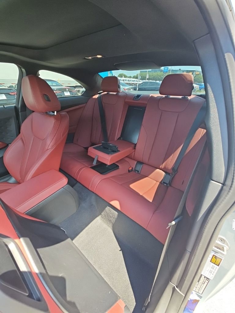 Used 2025 BMW 230i Coupe w/ M Sport Package RWD image 21