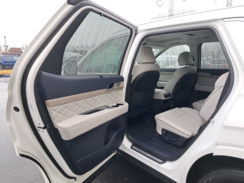 Used 2022 Hyundai Palisade Calligraphy image 12