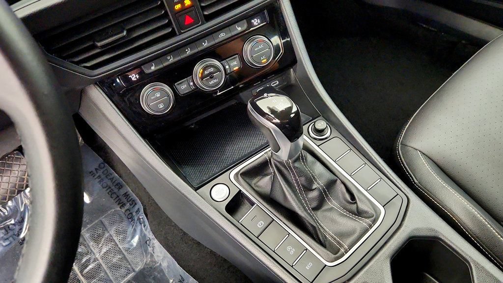 Used 2024 Volkswagen Jetta SE FWD image 14
