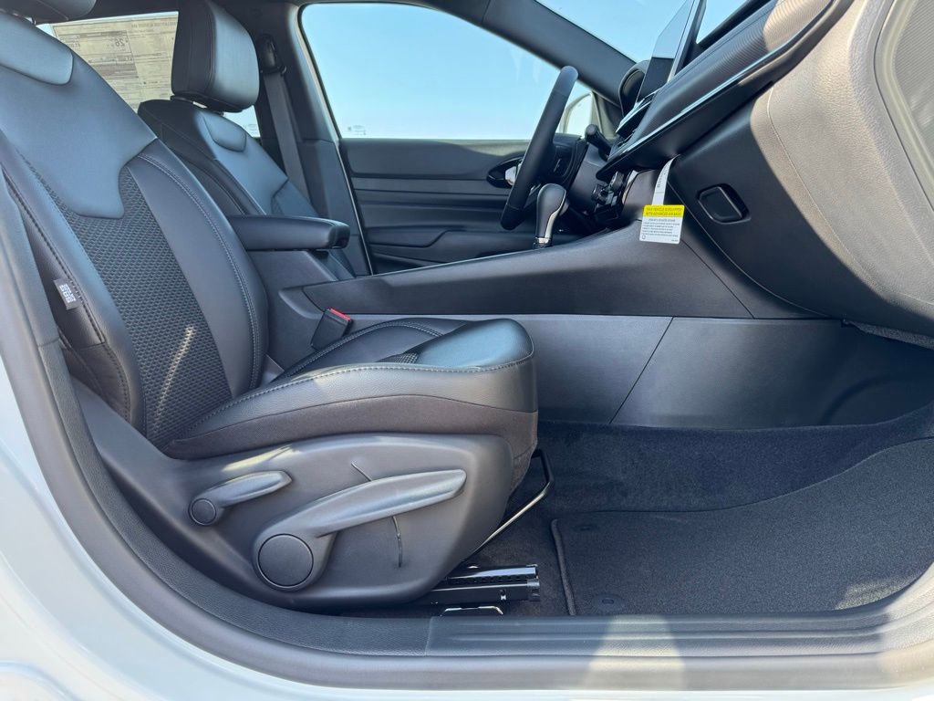 New 2026 Jeep Compass Latitude image 20