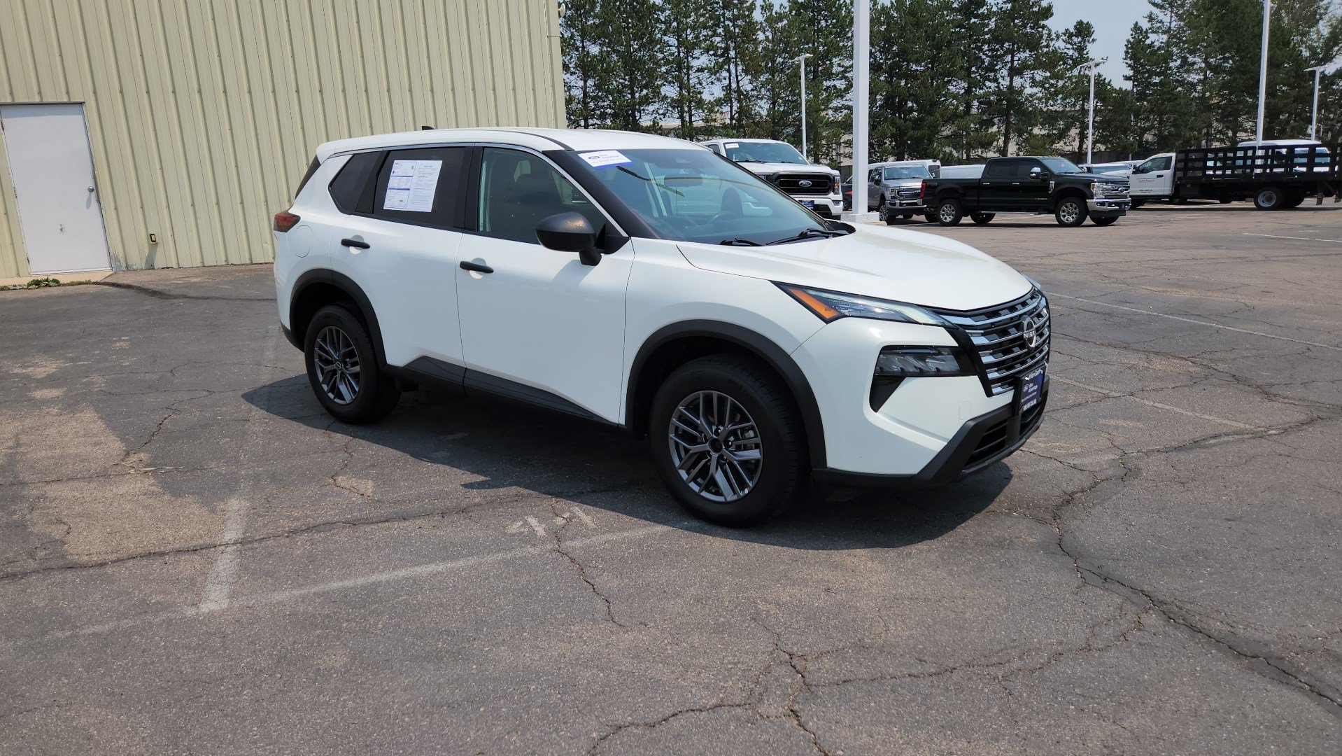 Used 2024 Nissan Rogue S AWD/4WD image 13