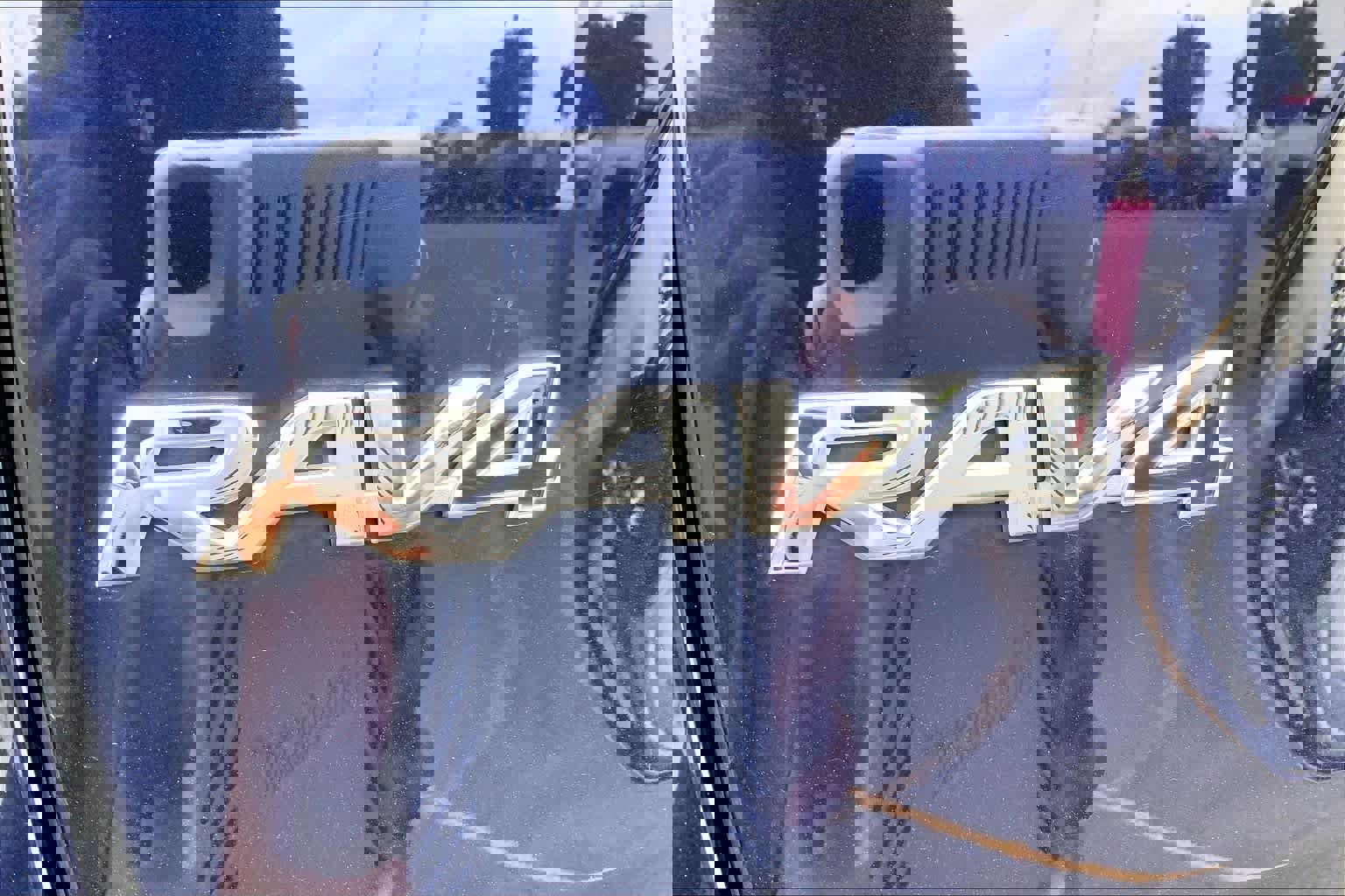 Used 2023 Toyota RAV4 XLE Premium FWD image 31