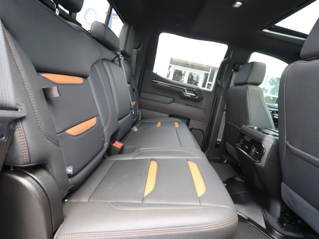 Used 2025 GMC Sierra 1500 AT4 w/ AT4 Premium Package image 25